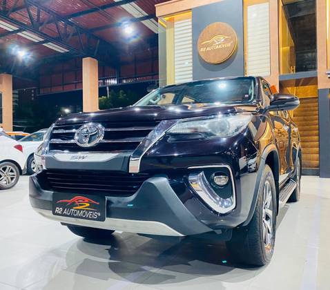 TOYOTA HILUX SW4 2.8 SRX 4X4 16V TURBO INTERCOOLER DIESEL 4P AUTOMÁTICO TOYOTA HILUX SW4 2.8 SRX 4X4 16V TURBO INTERCOOLER DIESEL 4P AUTOMÁTICO